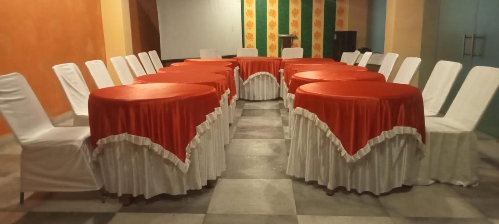 Hotel Grand Surya Kodarma Exteriér fotografie