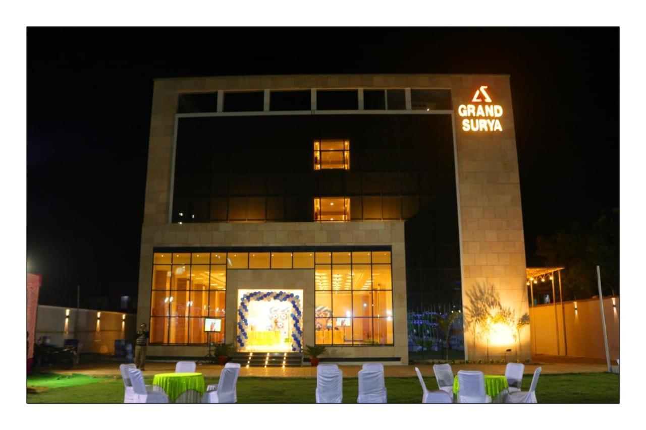 Hotel Grand Surya Kodarma Exteriér fotografie