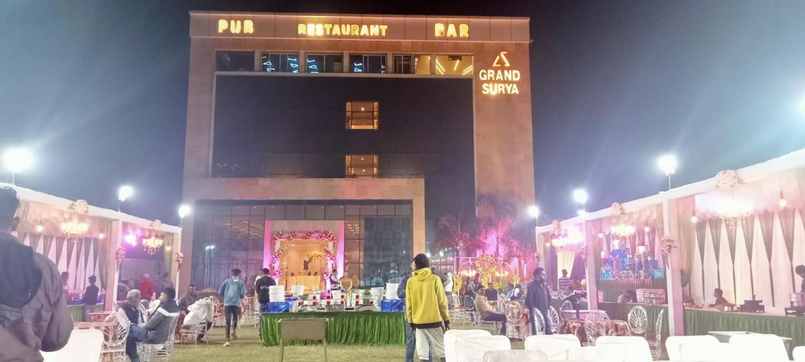 Hotel Grand Surya Kodarma Exteriér fotografie