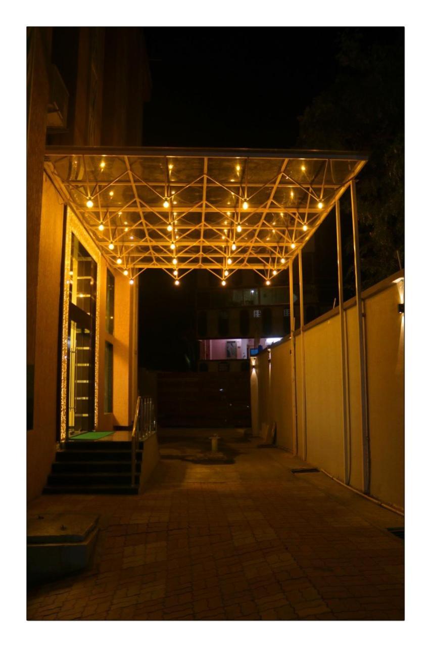 Hotel Grand Surya Kodarma Exteriér fotografie