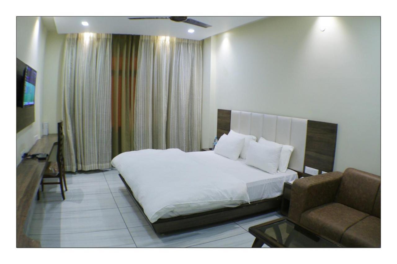 Hotel Grand Surya Kodarma Exteriér fotografie