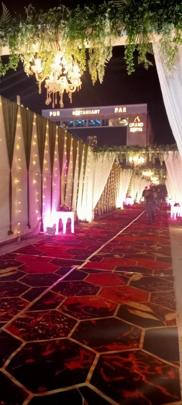 Hotel Grand Surya Kodarma Exteriér fotografie